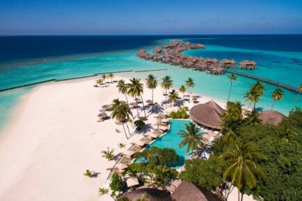 Review - Mimi Spencer Checks in to Constance Halaveli, Maldives