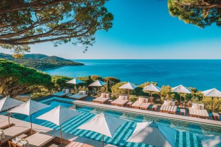 Review - We Check in to Hotel Lily of the Valley, La Croix-Valmer, France