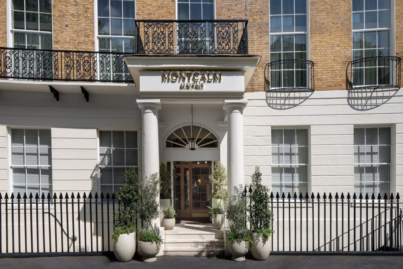 Review - We Check in to The Montcalm Mayfair &  YĀTRĀ Spa by COCON
