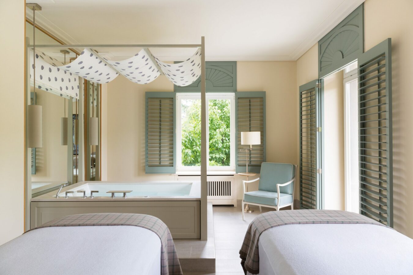 Review - We Check in to Villa Stephanie, Baden Baden, Germany