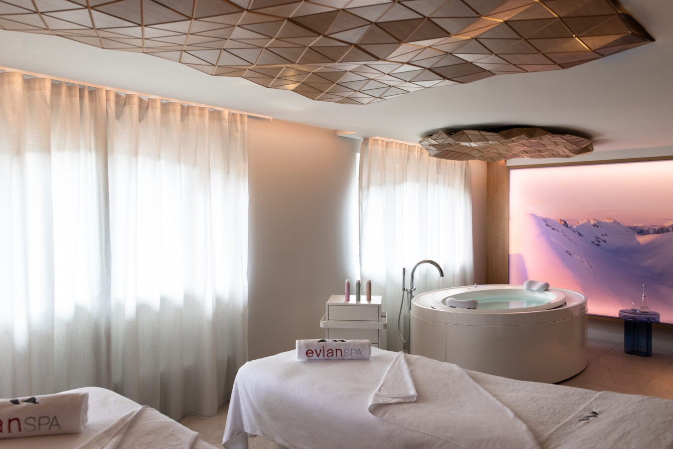 Review - We Check in to Hotel Royal & evianSPA at Evian Resort