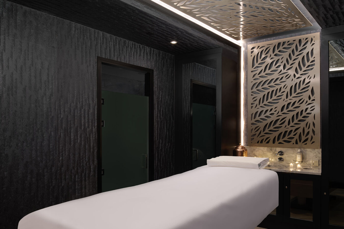 Review - We Check in to Fairmont Windsor Park