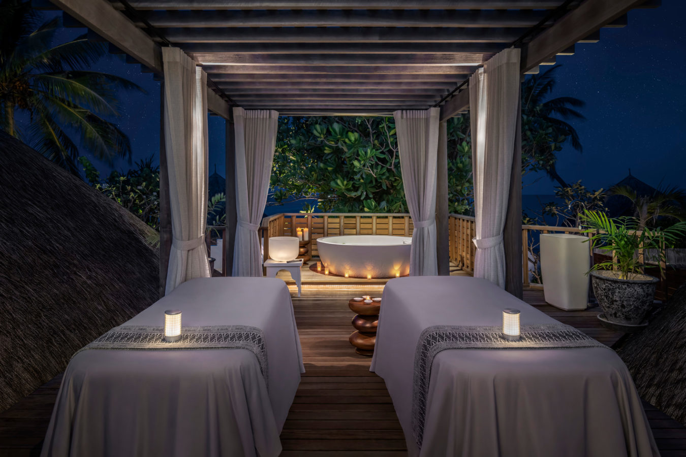 Review - We Check in to Four Seasons Kuda Huraa & the Island Spa, Maldives