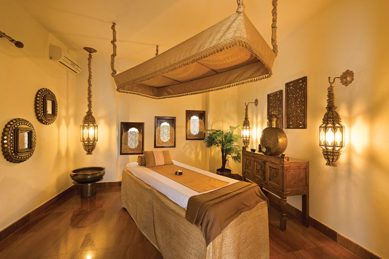 Spice Island Sensations - Jo Foley Checks In to Baraza Resort & Spa, Zanzibar