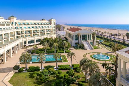 Las Arenas Balneario Resort & Spa